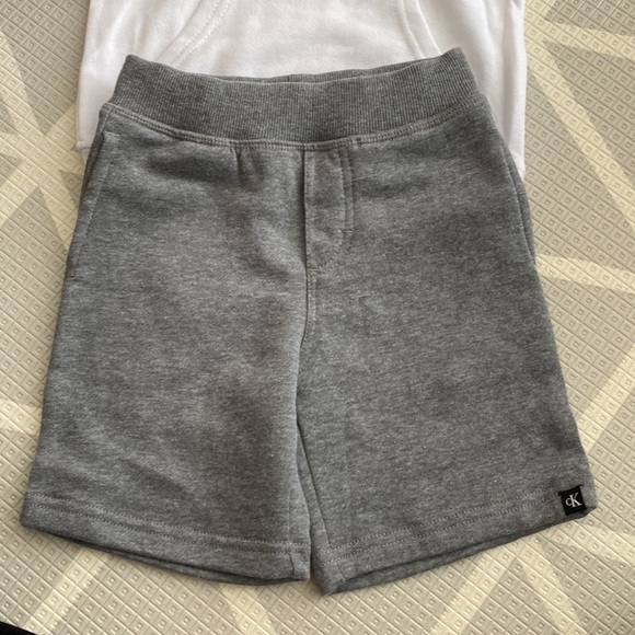 Calvin Klein Set - Picture 3 of 3